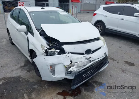 2014 Toyota Prius Two z USA, uszkodzony, nr VIN JTDKN3DU8E1777990